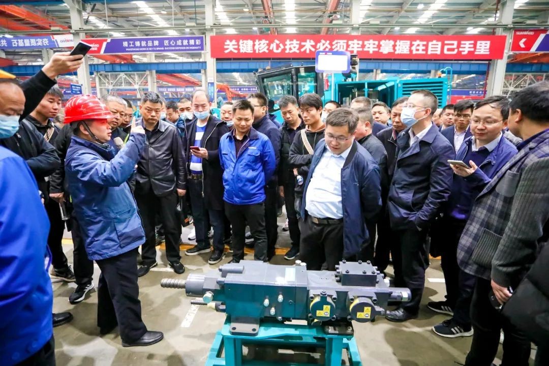 饕餮盛宴！3499拉斯维加斯线路智能?建华建材预造桩施工设备与技术互换会隆沉召开