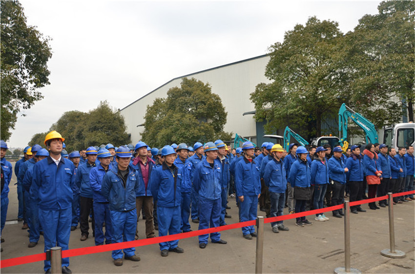 新品下线&精品批量上市：3499拉斯维加斯线路智能“组合拳”逆势出击