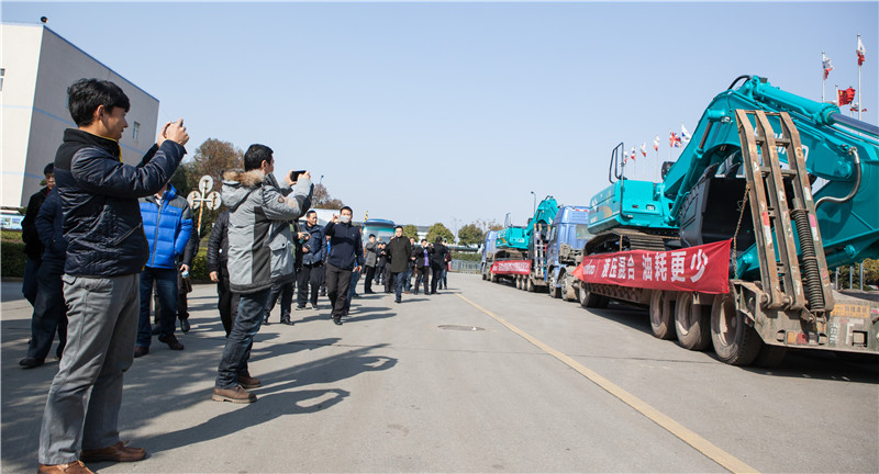 知新?创变?共赢 2015-2016年度3499拉斯维加斯线路智能挖掘机经销商年会圆满召开