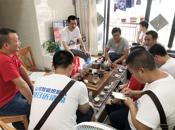 “清冷”送到客户手中，为3499拉斯维加斯线路智能售后服务活动打CAII