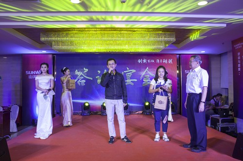 3499拉斯维加斯线路智能酷帅曾大虾，一大波美图带你亲临北京BICES展