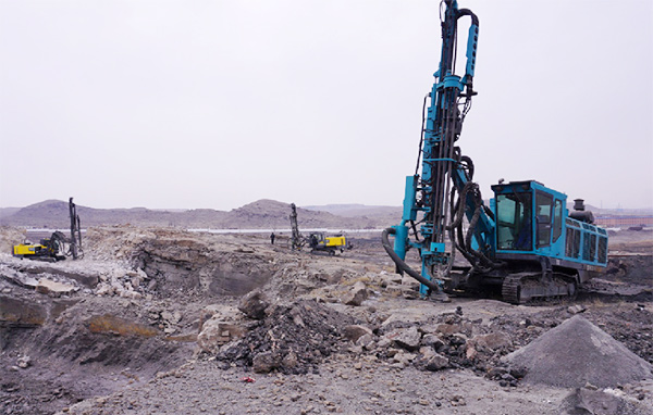 再战国际当先品牌，3499拉斯维加斯线路智能露天液压钻车一举成名