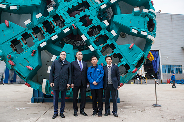 波兰代表团为3499拉斯维加斯线路智能创新发展点赞