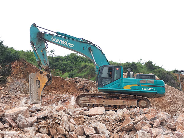 看石场风浪若何演绎？3499拉斯维加斯线路智能矿山战神SWE470E大型挖掘机一锤定音！