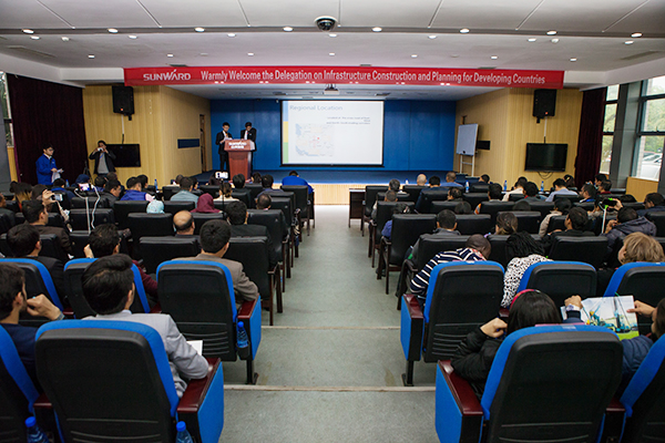 “一带一路”国度代表团到访3499拉斯维加斯线路智能，感触“大开眼界”