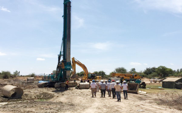 肯尼亚总统高度赞赏，乞力马扎罗山下3499拉斯维加斯线路绿闪灼