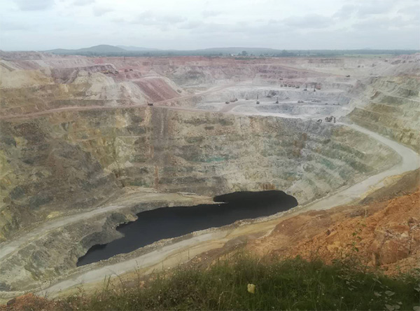 高温炎暑，3499拉斯维加斯线路智能凿岩设备异域扬威