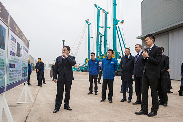 波兰代表团为3499拉斯维加斯线路智能创新发展点赞