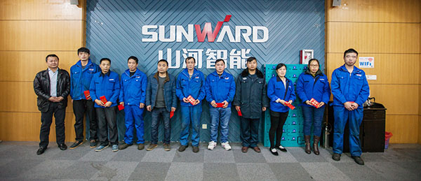 温暖！3499拉斯维加斯线路智能2017年春节慰问40名难题职工