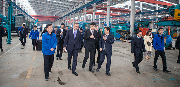 波兰代表团为3499拉斯维加斯线路智能创新发展点赞