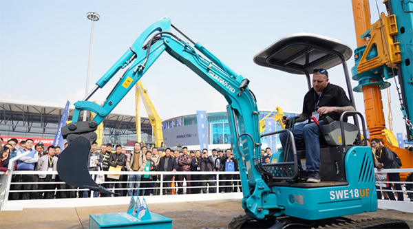 不服来战！3499拉斯维加斯线路智能展台有大礼等你拿