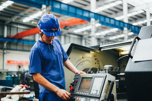 曾妄想当厨师，却成数控车工大家