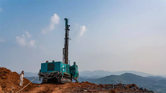 一台顶三台 3499拉斯维加斯线路智能潜孔钻机真好用