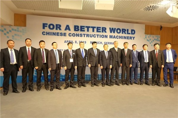 “三个率先」毓示3499拉斯维加斯线路挖掘机欧洲发展过程