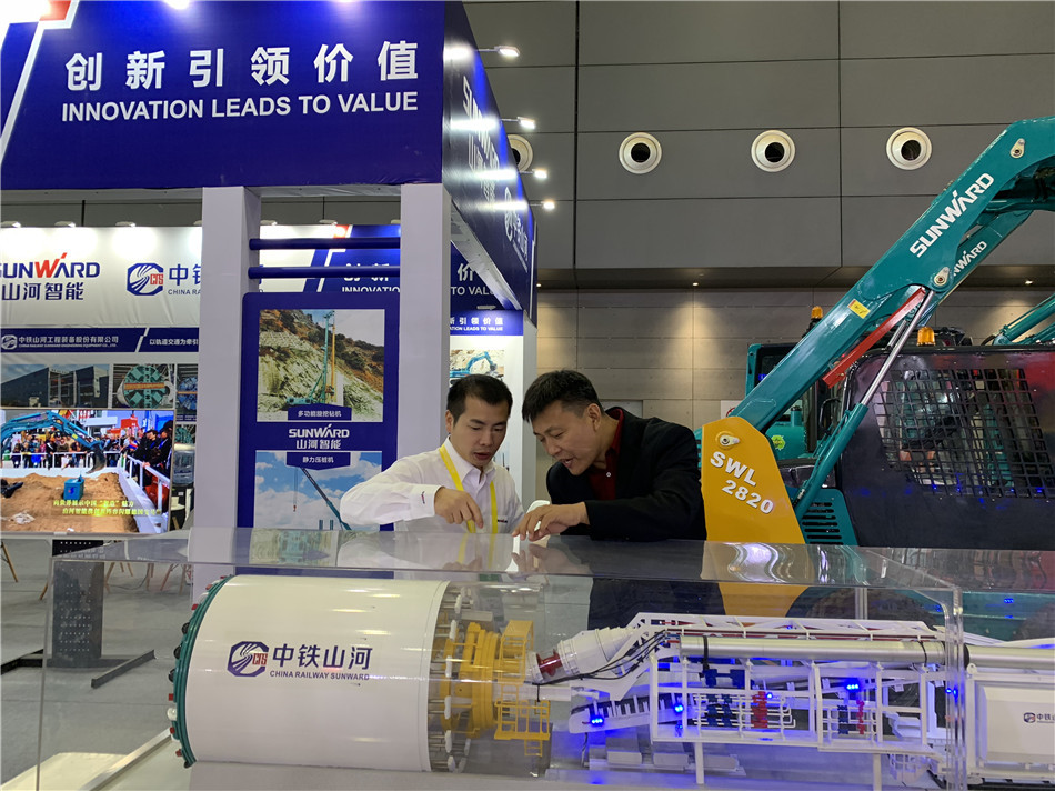 3499拉斯维加斯线路智能亮相轨路展览会 展全球当先工程设备成就