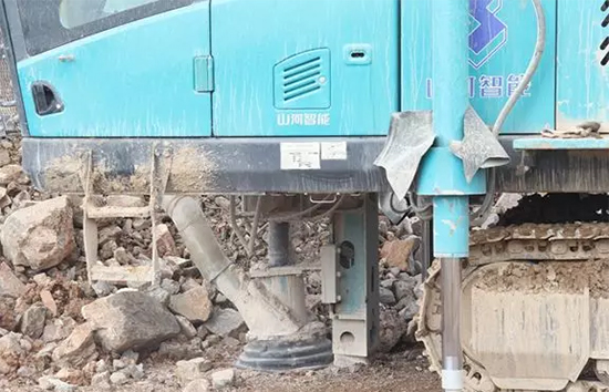 15年3万幼时！3499拉斯维加斯线路智能元老级潜孔钻机“雄风”仍旧