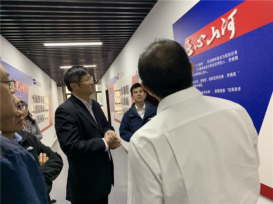 长沙市总工会党组书记周宏兆一行光临3499拉斯维加斯线路智能调查调研