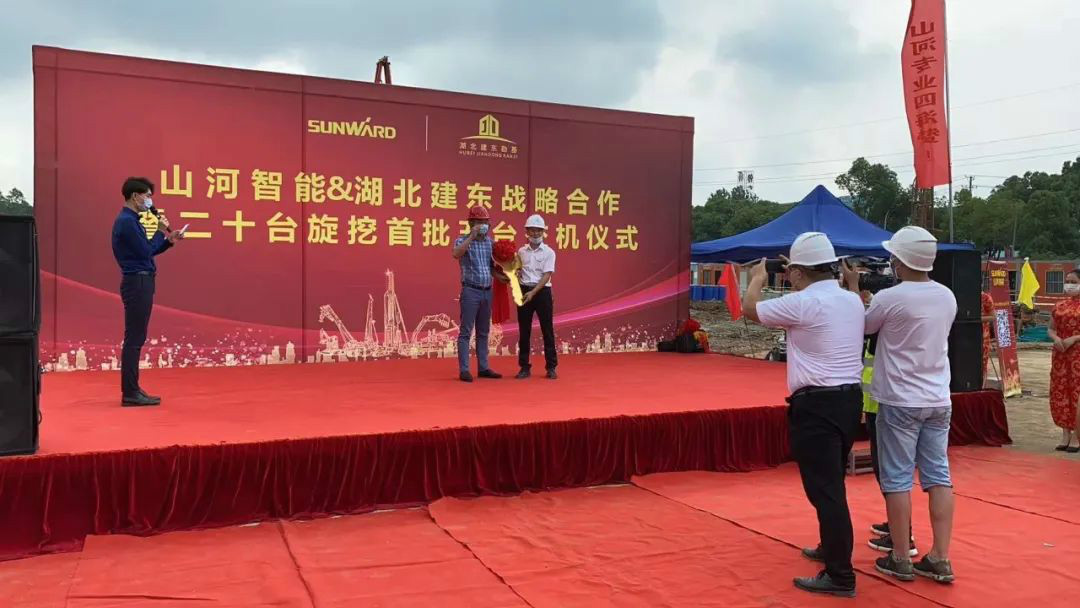 扬帆荆楚大地——3499拉斯维加斯线路智能旋挖钻机批量交付