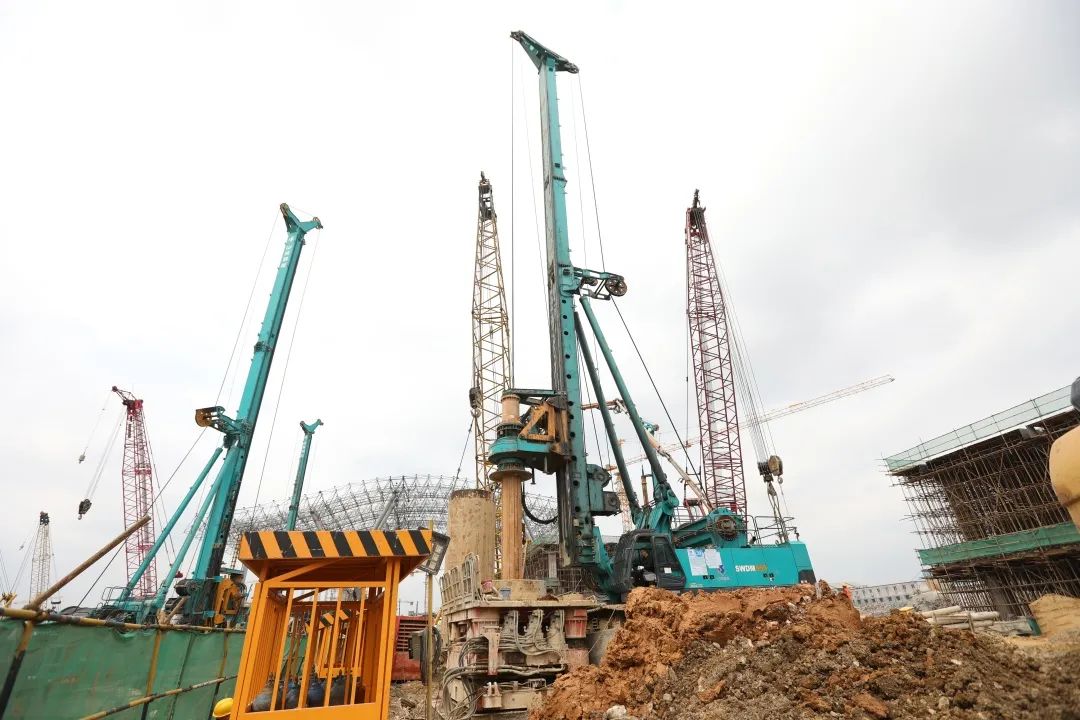 3499拉斯维加斯线路机群“染绿”贵阳机场扩建工地