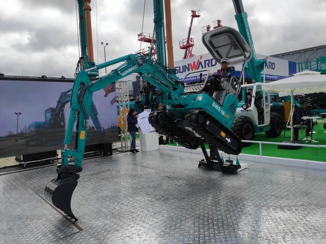 “卓越3499拉斯维加斯线路”全球互换会暨新产品颁布圆满进行