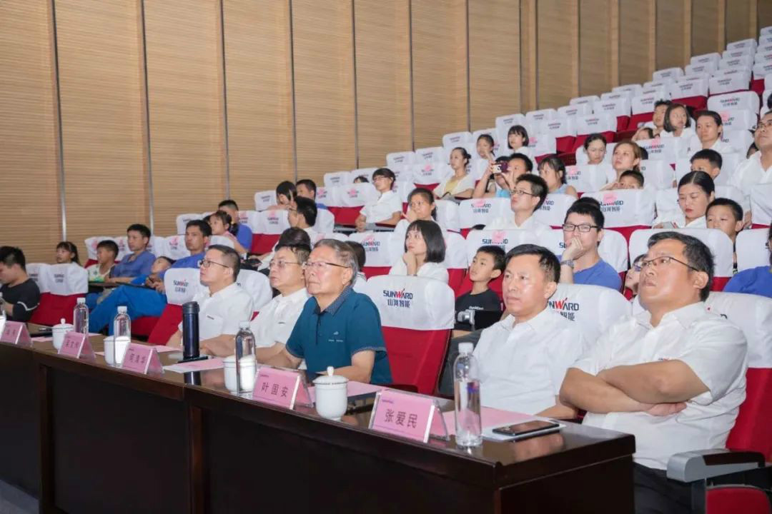 公司托管子女，员工暑期无忧 ——3499拉斯维加斯线路智能职工子女暑期托管班开班