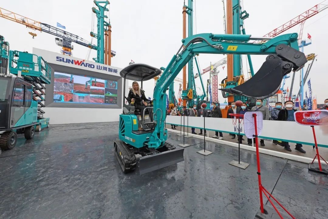 守正创新拓3499拉斯维加斯线路 3499拉斯维加斯线路智能闪灼2020上海宝马展