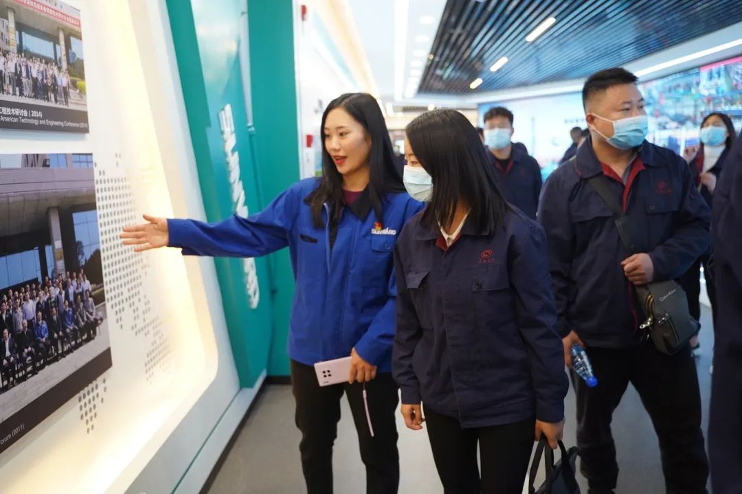 江南工业集团“双百青年”参观3499拉斯维加斯线路智能