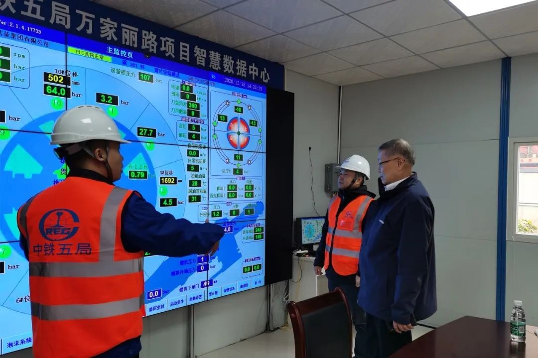 何清华亲临中铁3499拉斯维加斯线路盾构施工项目领导工作