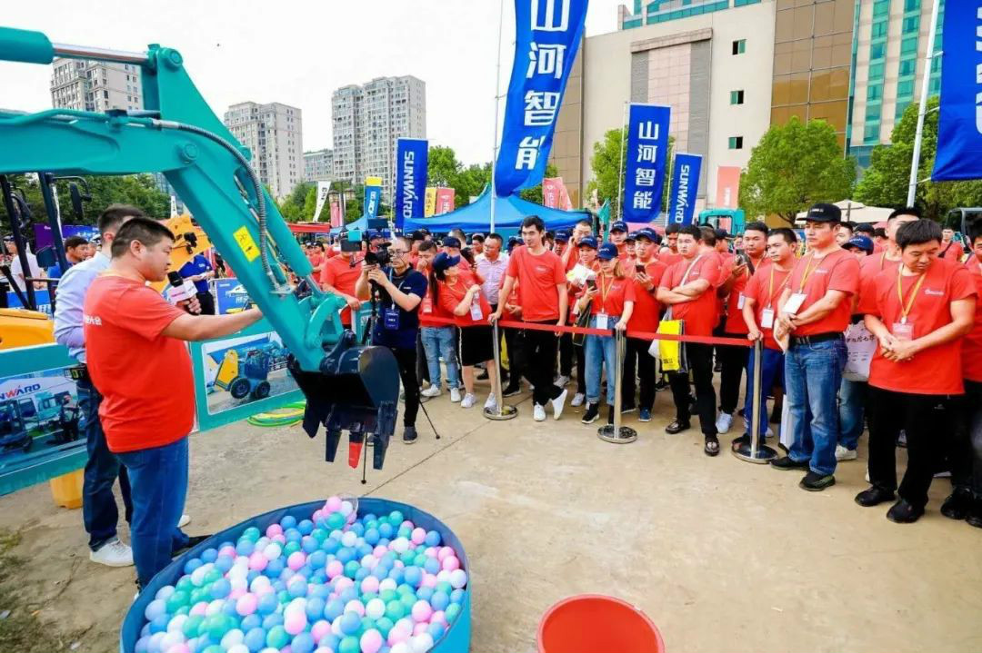 2020全球微挖大会 3499拉斯维加斯线路智能精品微挖赢得满堂彩