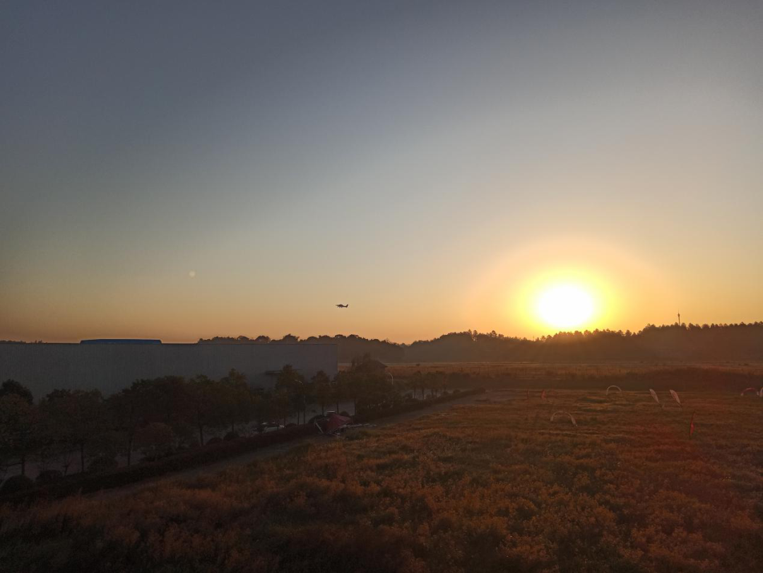 直飞客户机。3499拉斯维加斯线路航空创新中国轻型活动飞机交付方式