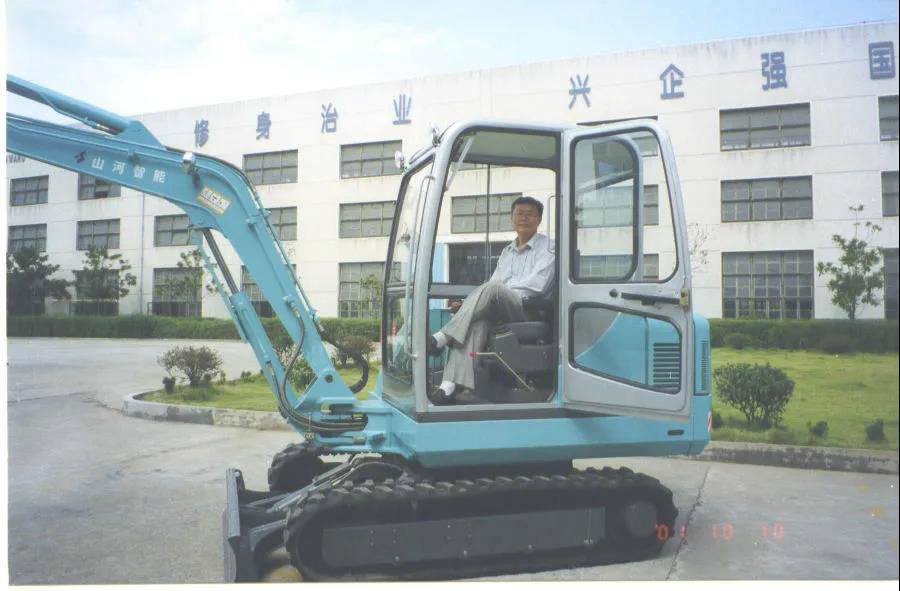 以先导式创新实现挖掘机从无到有，从幼到大，从大到强！