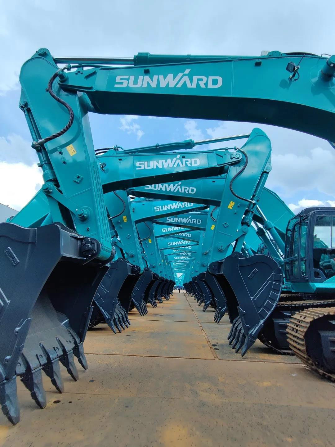 以先导式创新实现挖掘机从无到有，从幼到大，从大到强！