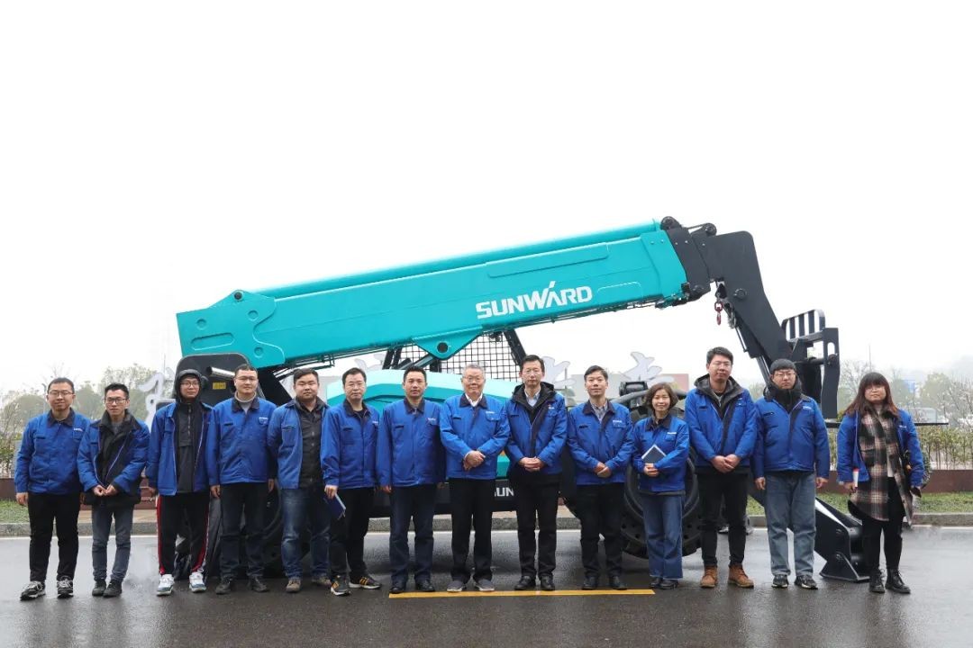 3499拉斯维加斯线路智能SWTH1056伸缩臂叉装车新机下线