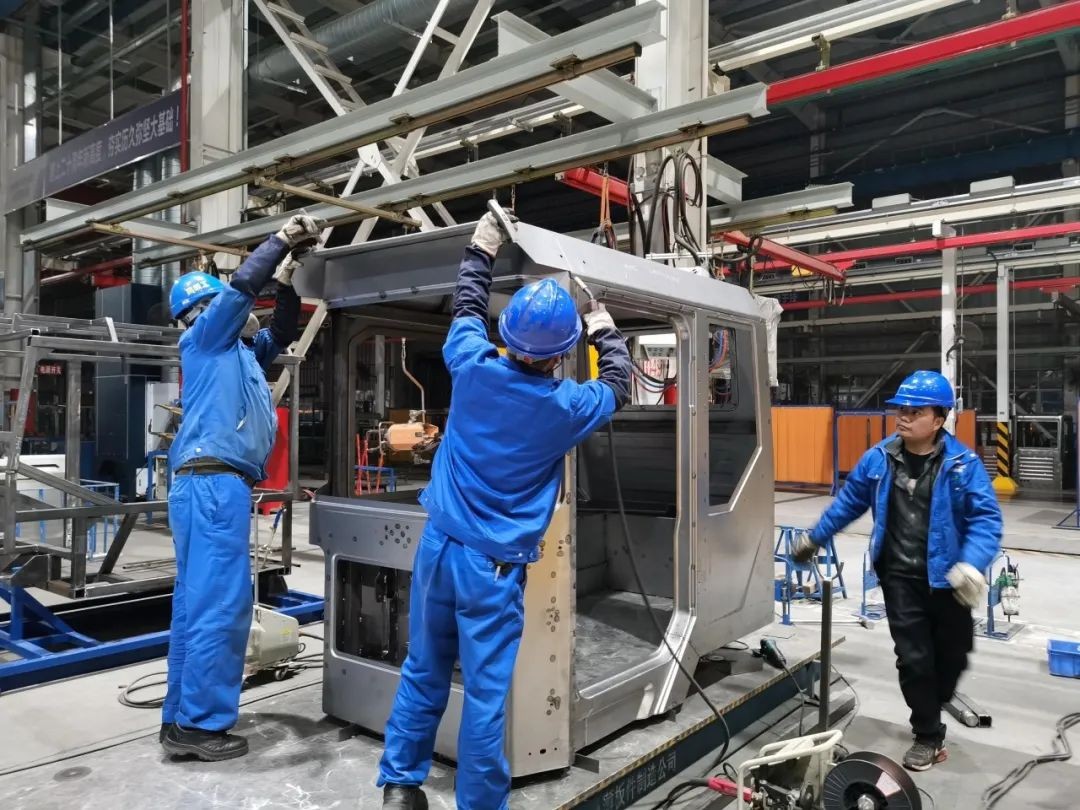 3499拉斯维加斯线路智能SWK90矿卡驾驶室顺利发货，开发速度刷新纪录