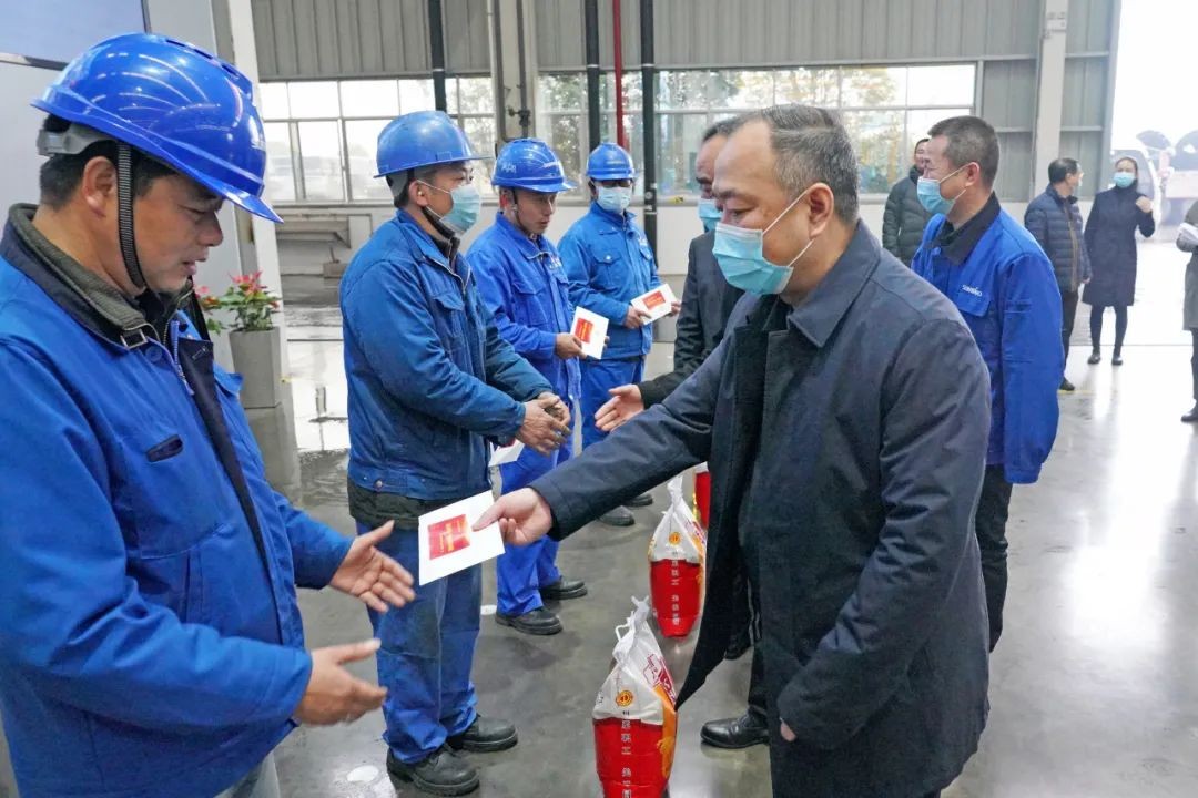 张庆红慰问3499拉斯维加斯线路智能难题党员