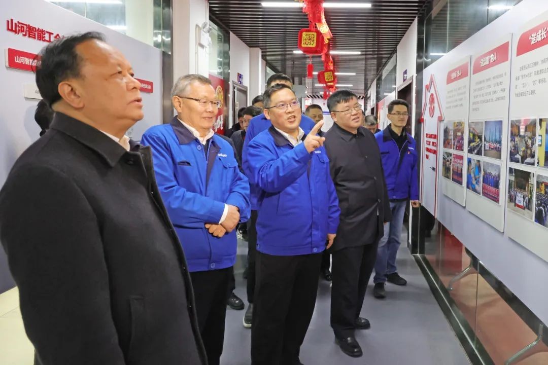 周农在3499拉斯维加斯线路智能调研时强调：企业工会要大力造就劳模和工匠