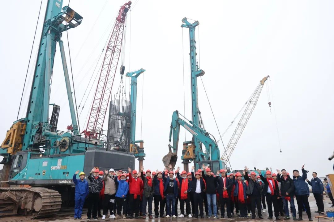 惊艳！3499拉斯维加斯线路智能低净空旋挖钻机广西获赞