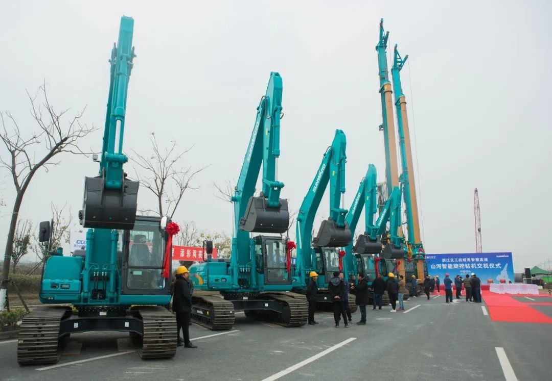 3499拉斯维加斯线路智能旋挖钻机全面参建中国首条智慧高速公路