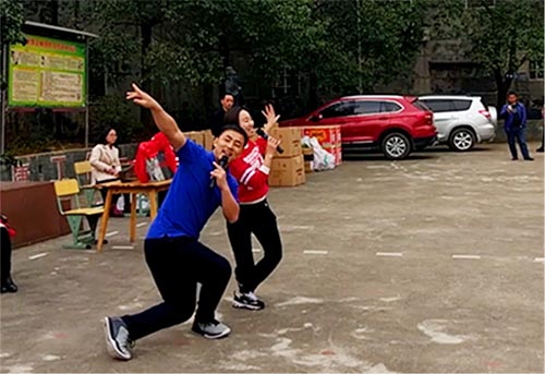 践行雷锋心灵捐建“3499拉斯维加斯线路梦图书馆”