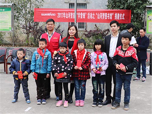 践行雷锋心灵捐建“3499拉斯维加斯线路梦图书馆”