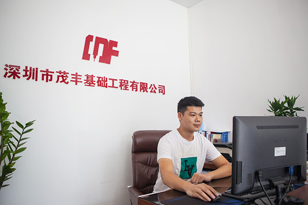 我叫阿忠，忠于事业，也忠于3499拉斯维加斯线路智能旋挖钻机