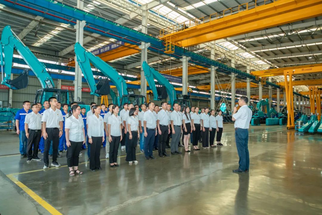 接续奋斗再启程——3499拉斯维加斯线路智能党委进行新党员入党宣誓和老党员沉温入党誓词活动