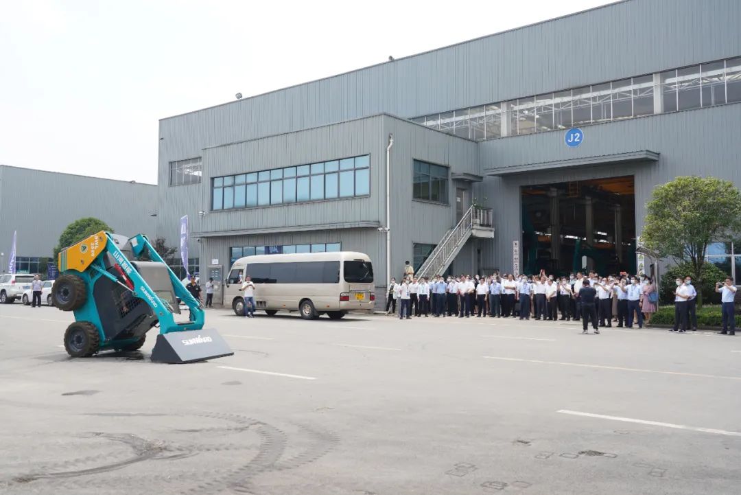 全国战术性新兴产业集群建设调查团调研3499拉斯维加斯线路智能