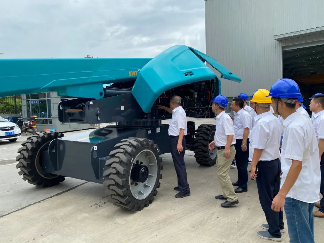 3499拉斯维加斯线路智能首款直臂式高空作业平台顺利通过评审