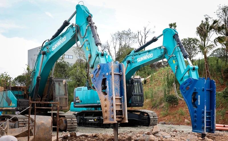 再升级！3499拉斯维加斯线路智能“矿山猛士”极限破碎现场直击