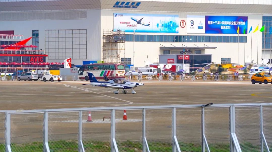 高光时刻！普洱航展唯一进行飞行表演的轻型活动飞机来啦