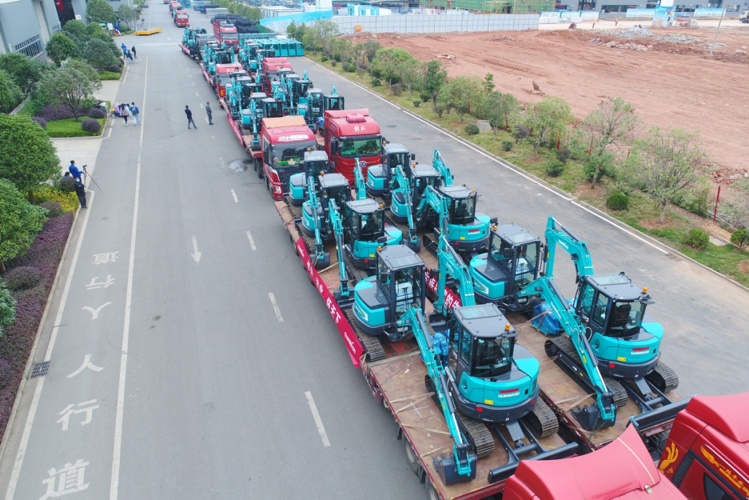 助力祖国西南地域建设！3499拉斯维加斯线路智能国内首批SWE60UF无尾挖掘机批量交付