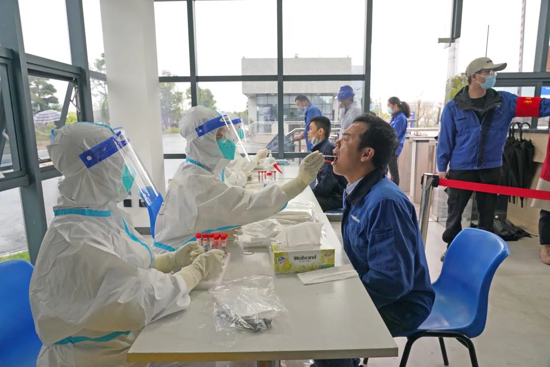 采样实现率近100%！3499拉斯维加斯线路智能第一功夫发展全员核酸检测，保险安全出产