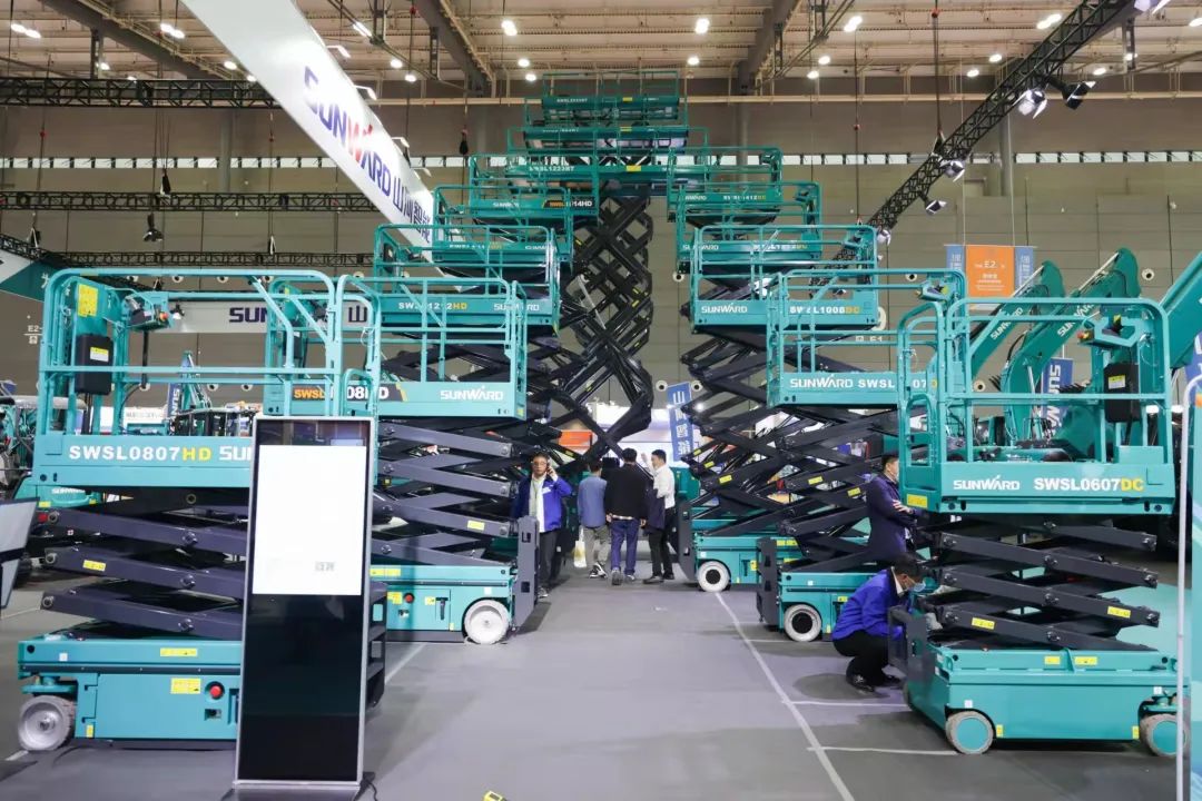 “3499拉斯维加斯线路绿”牵手“华为中国红”！3499拉斯维加斯线路智能高机设备集群助力华为团泊洼项目