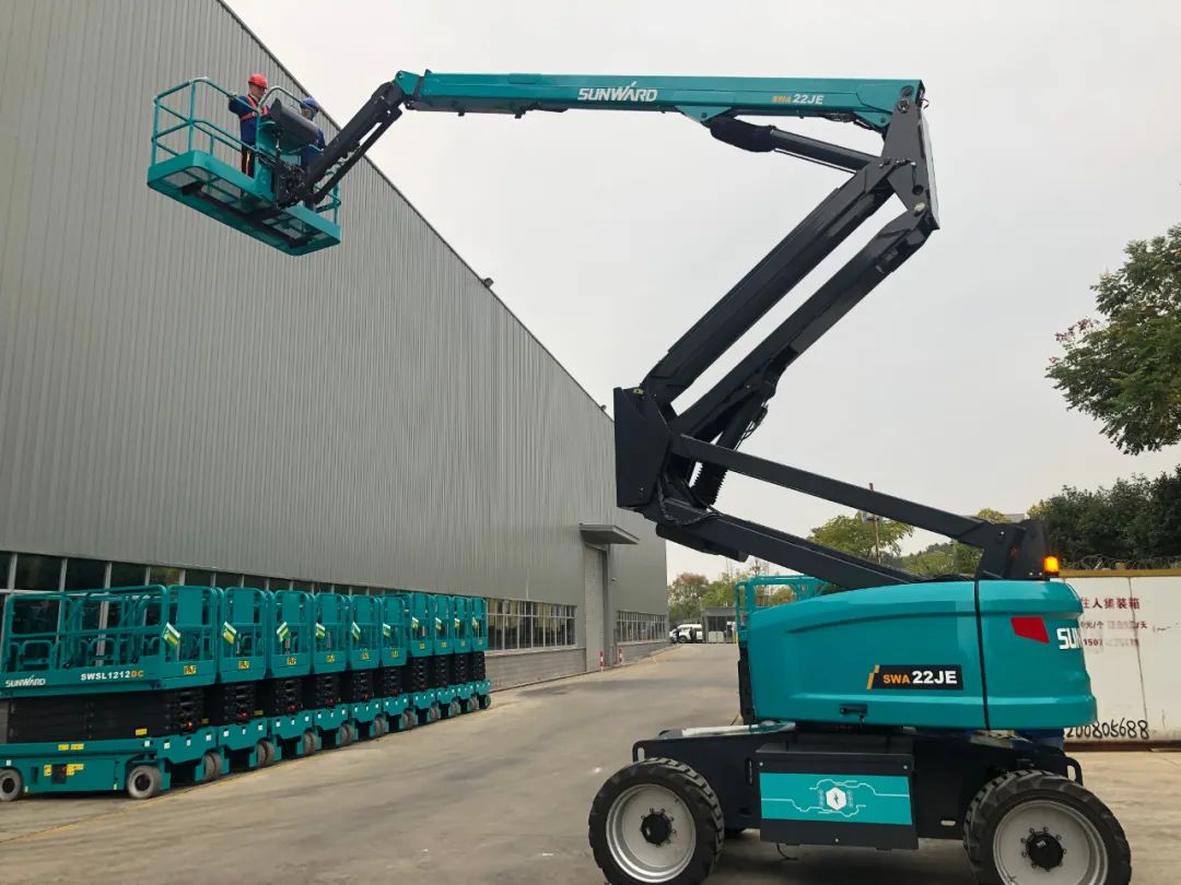 同级别作业高度最高！3499拉斯维加斯线路智能首款自主研发电动臂式高空作业平台下线